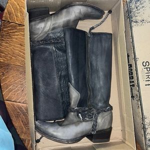 Indie spirit boots size 8.5 worn handful of times